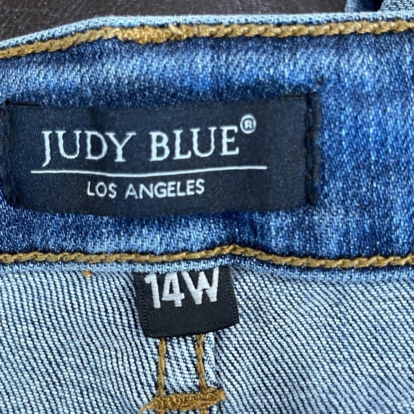 Judy Blue size 14W denim blue jeans modest mature plus size minimalist casual - Picture 3 of 16
